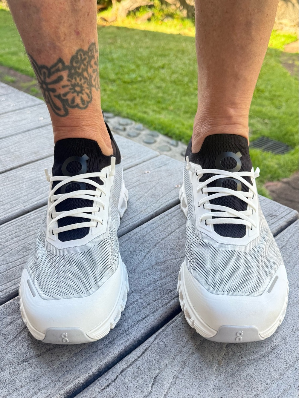 On Cloud Versa White Black Men’s Running Shoes Size 12 Excellent Condition - Picture 9 of 9